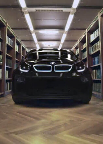 В библиотеку на новеньком BMW i3